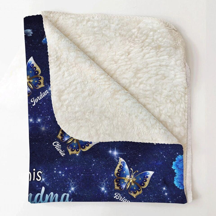 This Grandma Loves Her Grandkids To The Moon And Back - Personalized Blanket - Gift For Grandma