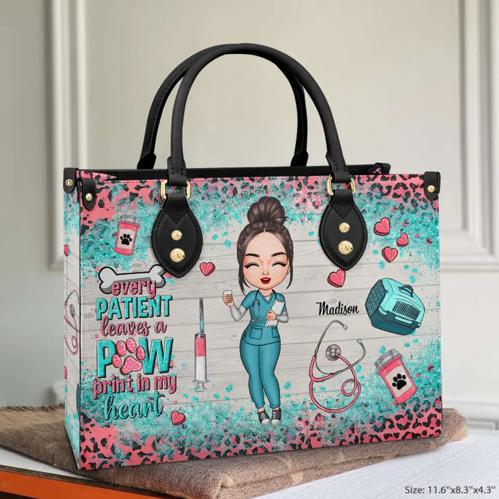 Personalized Leather Bag - Birthday Gift For Vet Tech - Every Patient Leaves A Paw Print In My Heart ARND005