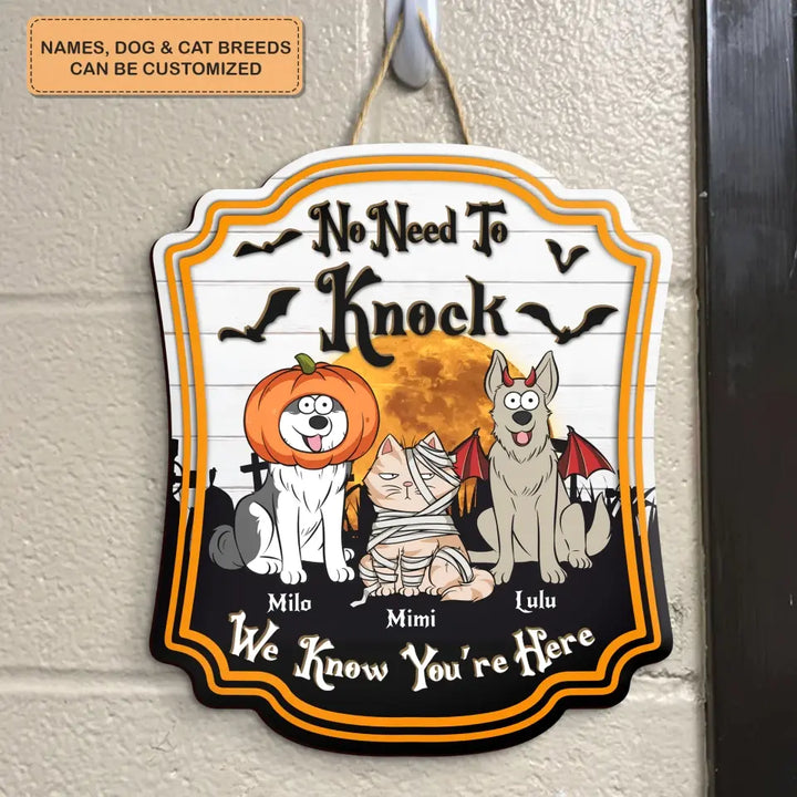 Keep The Door Closed Don't Let The Dog Out - Personalized Custom Door Sign - Halloween Gift For Pet Mom, Pet Dad, Pet Lover, Pet Owner