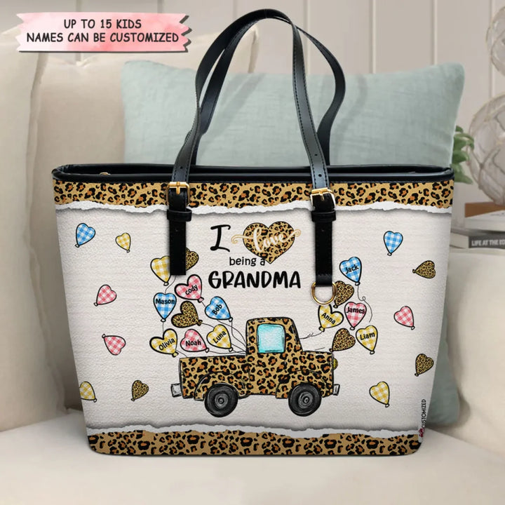 MK 20230225_LEATHER BUCKET BAG_GRANDMA_I LOVE BEING A GRANDMA_ARND037_03_ADSG021-1