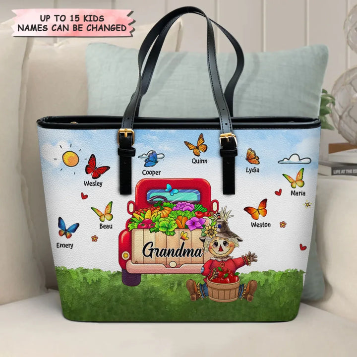 20220929_LEATHER BUCKET BAG_GRANDMA_LOVE BEING A GRANDMA_ARND005_02_ADSG035 mk