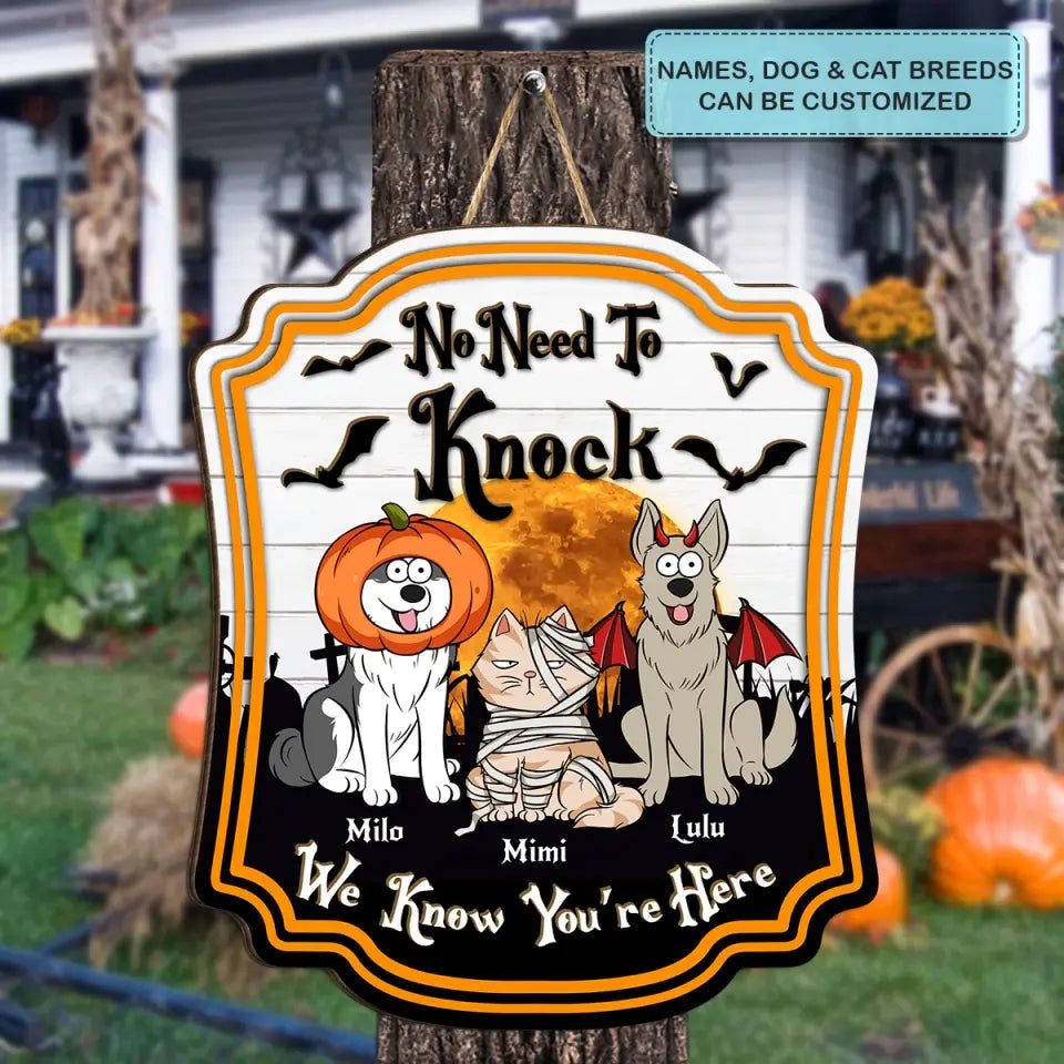 Keep The Door Closed Don't Let The Dog Out - Personalized Custom Door Sign - Halloween Gift For Pet Mom, Pet Dad, Pet Lover, Pet Owner